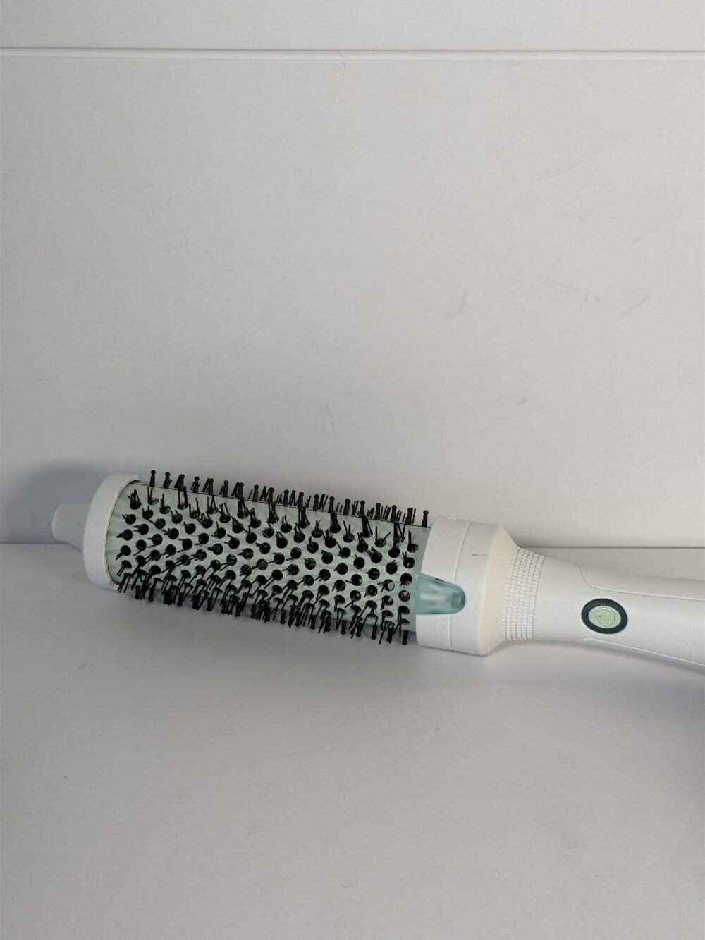 MANE It's Giving Body Medium Hot Thermal Round Brush GENTLY USED